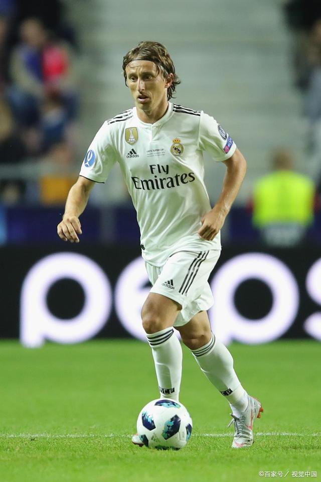 历年中超金靴：武磊34球傲视群雄，法比奥28球独享本赛季金靴